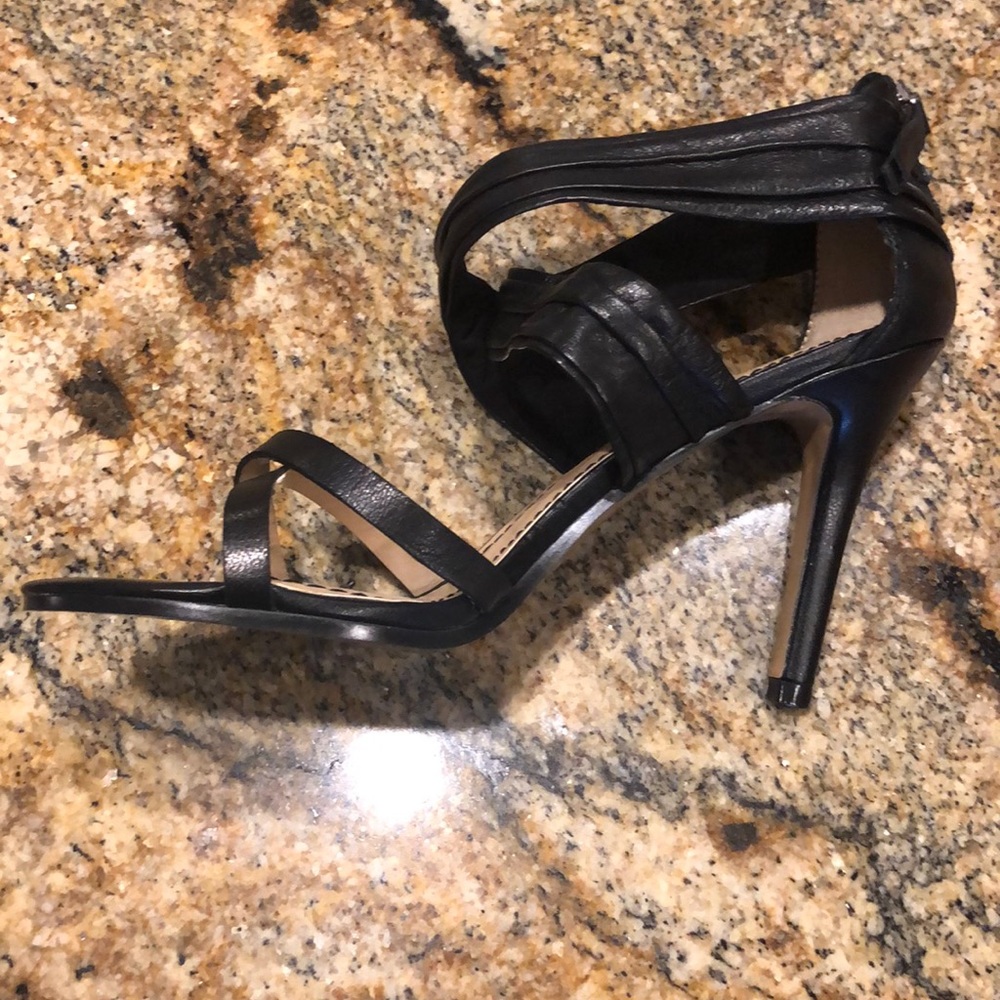 EUC LIKE NEW NINE WEST NWERLINA BLACK LEATHER STRAPPY HEELS IN BOX - Picture 13 of 15